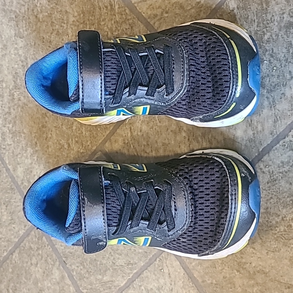 Boys sneakers